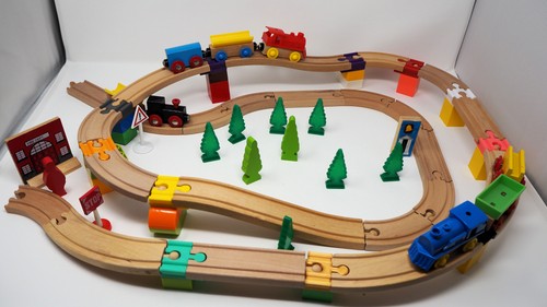 Train track adaptor compatible