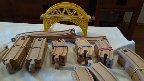 Pieces wooden train - pieces,
