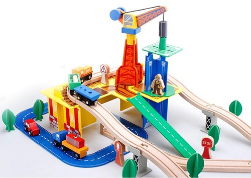 Wooden pcs busy crane - 80,