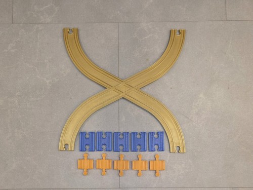 Train track toy golden - track,